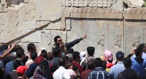 کارگاه آموزشی ویژه راهنمایان مستقر در میراث جهانی تخت جمشید برگزار شد