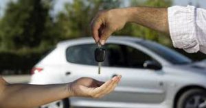 دریافت مالیات از خرید و فروش خودرو، بساط سوداگران را جمع می‌کند