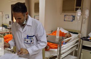 نخستین بیمار مبتلا به کرونا در اراک از بیمارستان مرخص شد