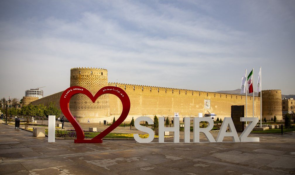 وقتی پای شهر شیراز در میان باشد، با وسواس عمل می کنیم