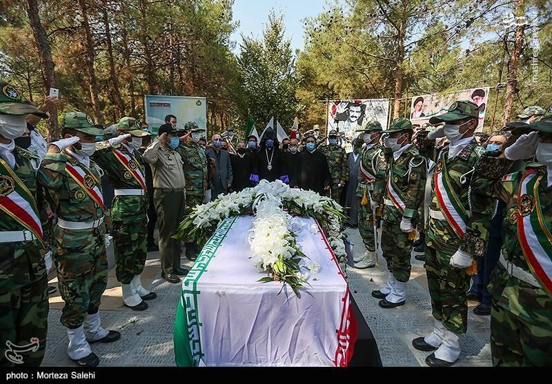 پیکر هراچ هاکوپیان ، شهید ارمنی  ۸ سال دفاع مقدس در یادمان شهدای آرامستان ارامنه اصفهان به خاک سپرده شد