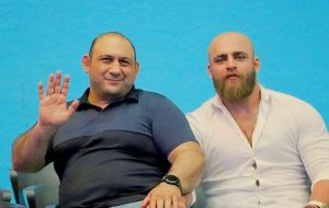 چرا می‌گویند قیافه‌ام به کشتی‌گیرها نمی‌خورد؟