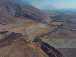 بررسی روشمند تل جلو گیر در شمال تخت جمشید آغاز شد