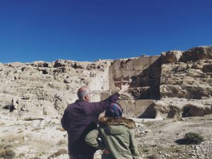 آغاز مستند نگاری و پاکسازی ایوان قدمگاه