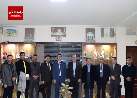 نشست صمیمی مدیرعامل نمایشگاه های بین المللی فارس با جمعی از صنعتگران، تولید کنندگان و فعالان صنایع کشور