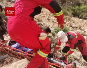 عملیات ۱۲۵ برای نجات کوهپیمایی جوان در ارتفاعات تنگ سرخ