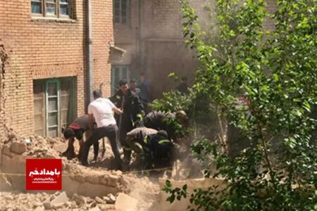 ریزش دیوار منزل قدیمی در شیراز جان یک کودک را گرفت 