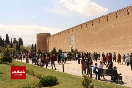 بیش از ۱ میلیون و ۲۵۸هزار نفر گردشگر وارد اماکن تاریخی فرهنگی فارس شدند