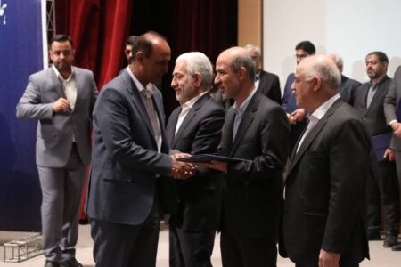 قدردانی وزیر نیرو از مدیر عامل آب و فاضلاب فارس در پاسخ به یک سال تلاش خستگی ناپذیر و کنترل تنش آبی
