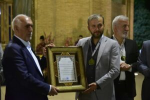 تجلیل از دکتر پارسایی شهردار صدرا در نهمین کنگره بین المللی پیوند اعضا