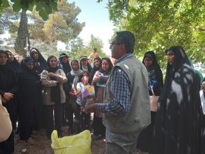  برگزاری دوره توانمندسازی بانوان در بیضا باهمکاری جهاد کشاورزی بیضا و مزرعه گیاهان دارویی نوآوران