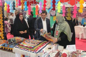 غرفه های عرضه صنایع دستی همزمان با نمایشگاه «اقتدار و امنیت» بر پا شد