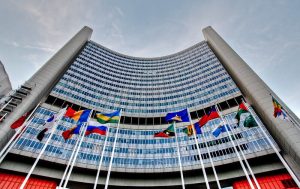 “راهکارهای ایران برای مقابله با اسنپ‌بک و تحریم‌های احتمالی” مکانیسم ماشه در کمین ایران