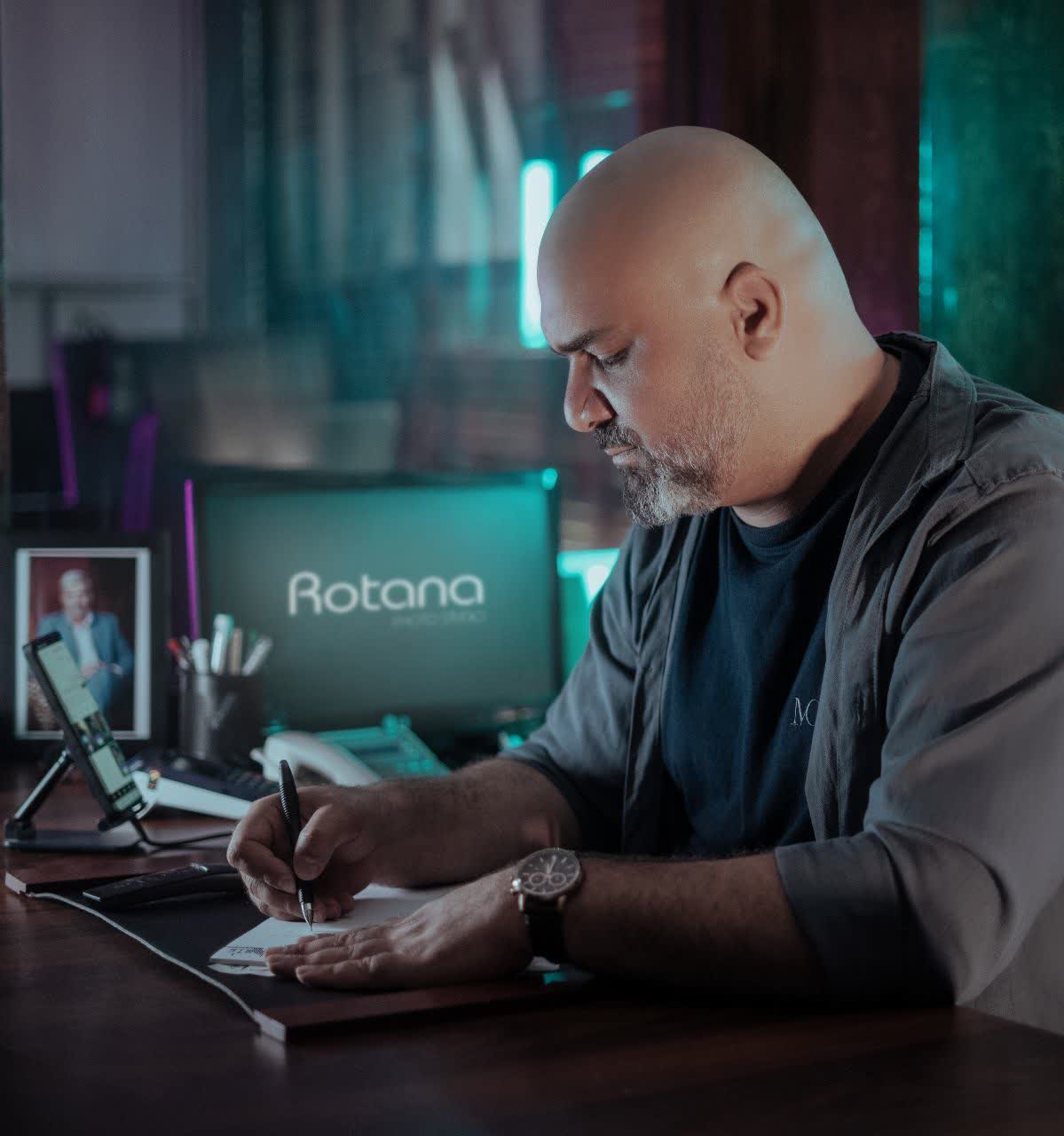 حسن نجف‌زاده؛ پیشکسوت عکاسی و تصویربرداری با ۱۹ سال سابقه حرفه‌ای در شیراز